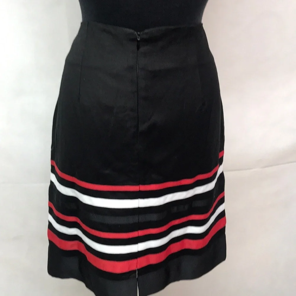 Intriguing Threads Skirt - Picture 3 of 4